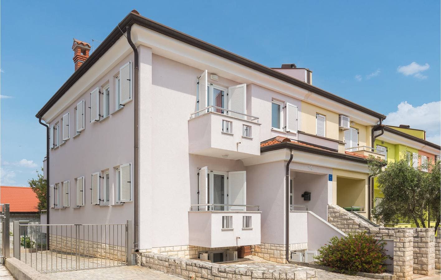 Reizendes Apartment mit einem Schlafzimmer und Terrasse, in der Nähe des FKK-Strandes Kanegra 1