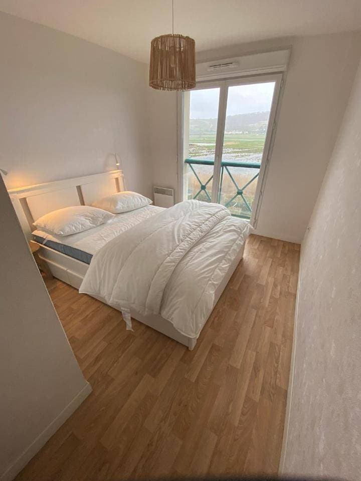 Foto 8 von 52: Two-Bedroom Apartment