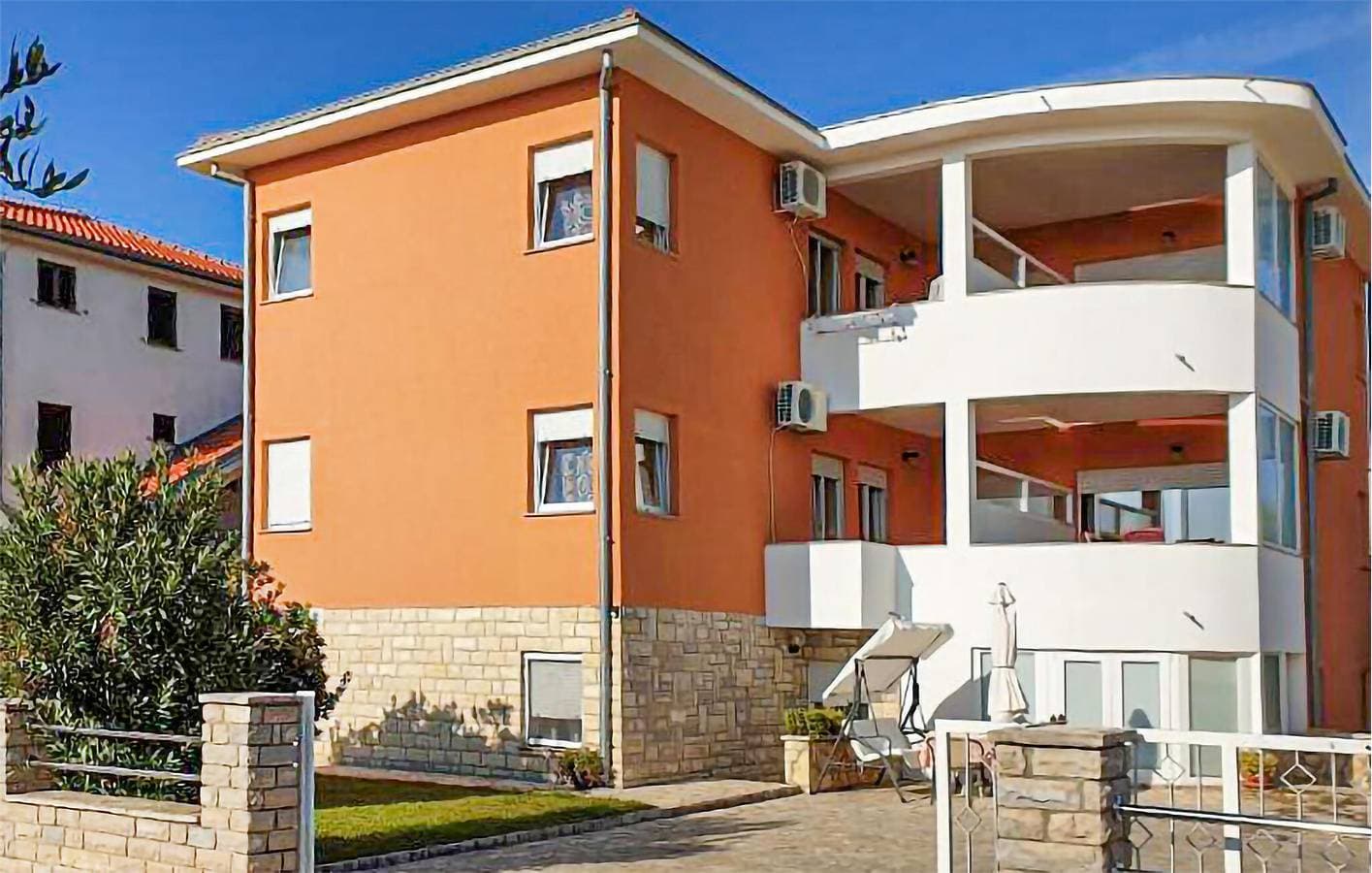 Foto 2 von 19: Gemütliche Wohnung mit Terrasse und WLAN, 1 km vom Strand entfernt!