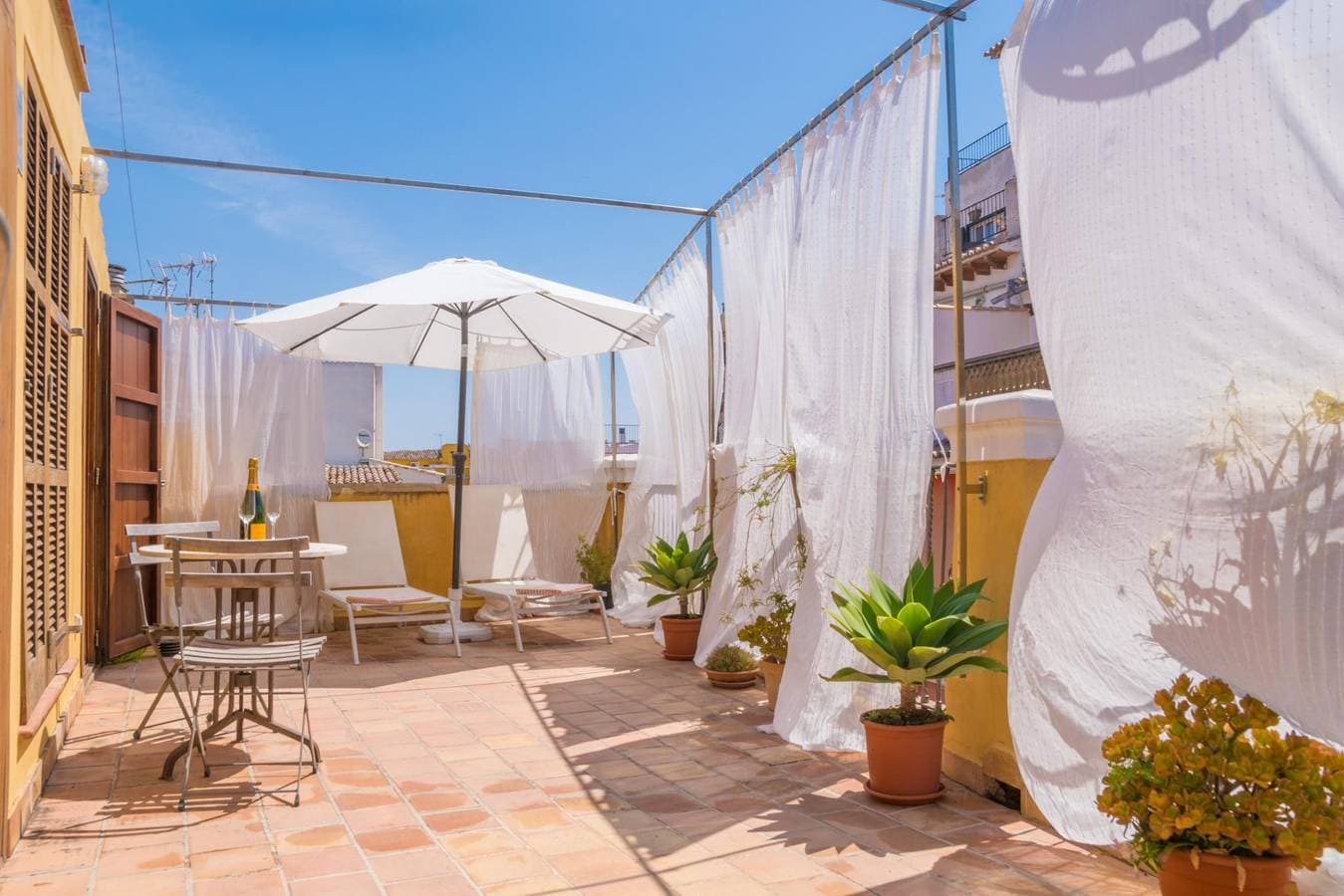 Miraclet - Adults Only - Ferienhaus mit schöner Terrasse und Parkplatz im Zentrum von Palma. Gratis ... 1