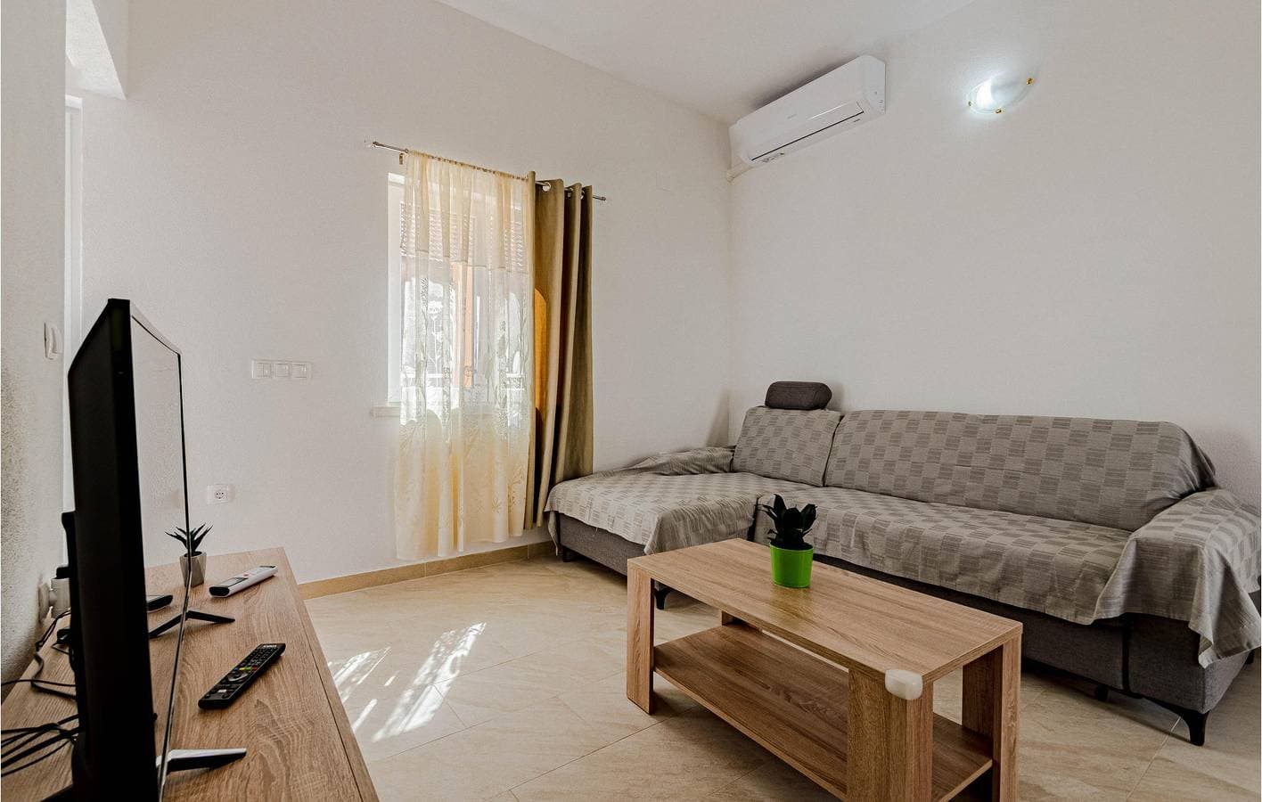 Foto 10 von 24: Gemütliche Ferienwohnung mit WLAN, Klimaanlage und Terrasse, 1,5 km vom Strand entfernt
