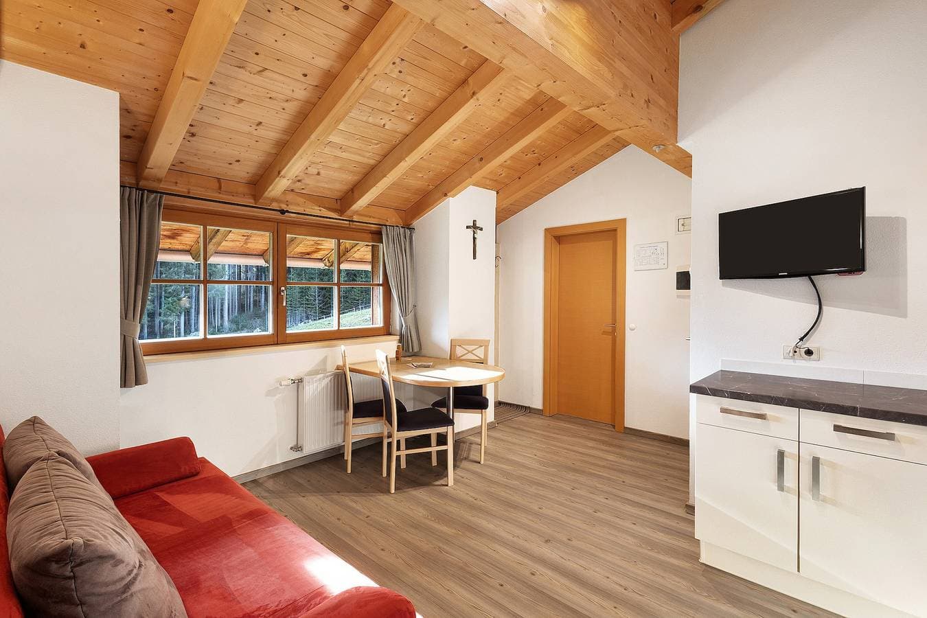 Foto 13 von 28: Ferienwohnung 'Lärche' mit Bergblick, Gemeinschaftsterrasse und Wi-Fi