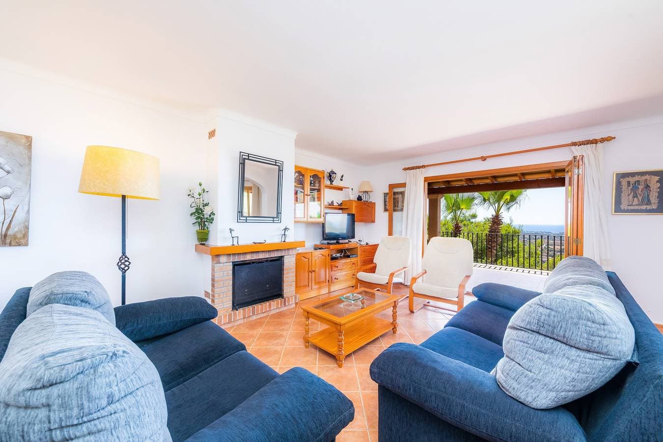 Foto 5 von 31: Villa „Es Puig“ mit Berg- und Meerblick, Balkon, Terrassen, Garten und Pool