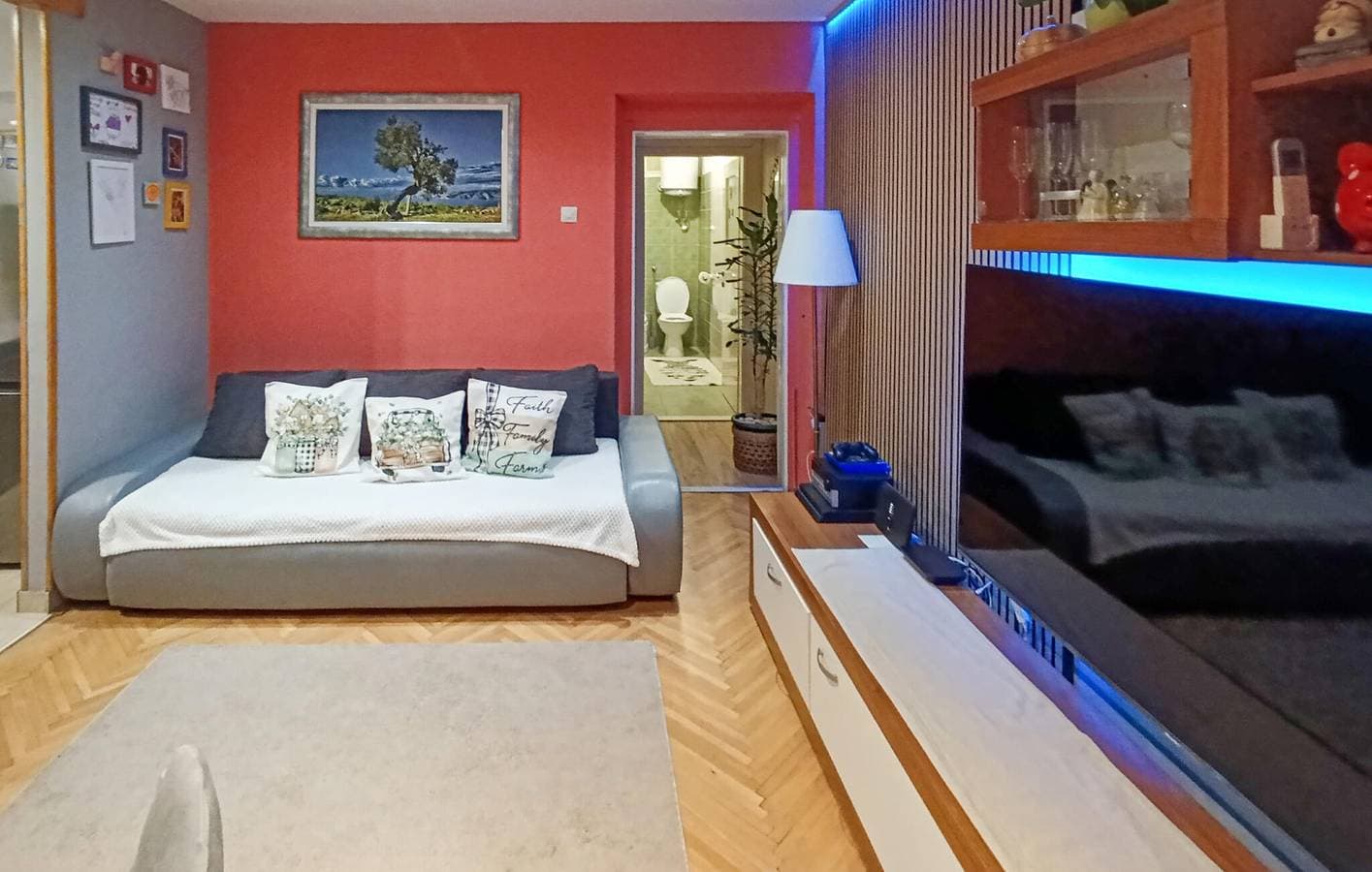 Foto 11 von 28: Modernes Apartment mit 1 Schlafzimmer und Terrasse, 1 km vom Strand entfernt