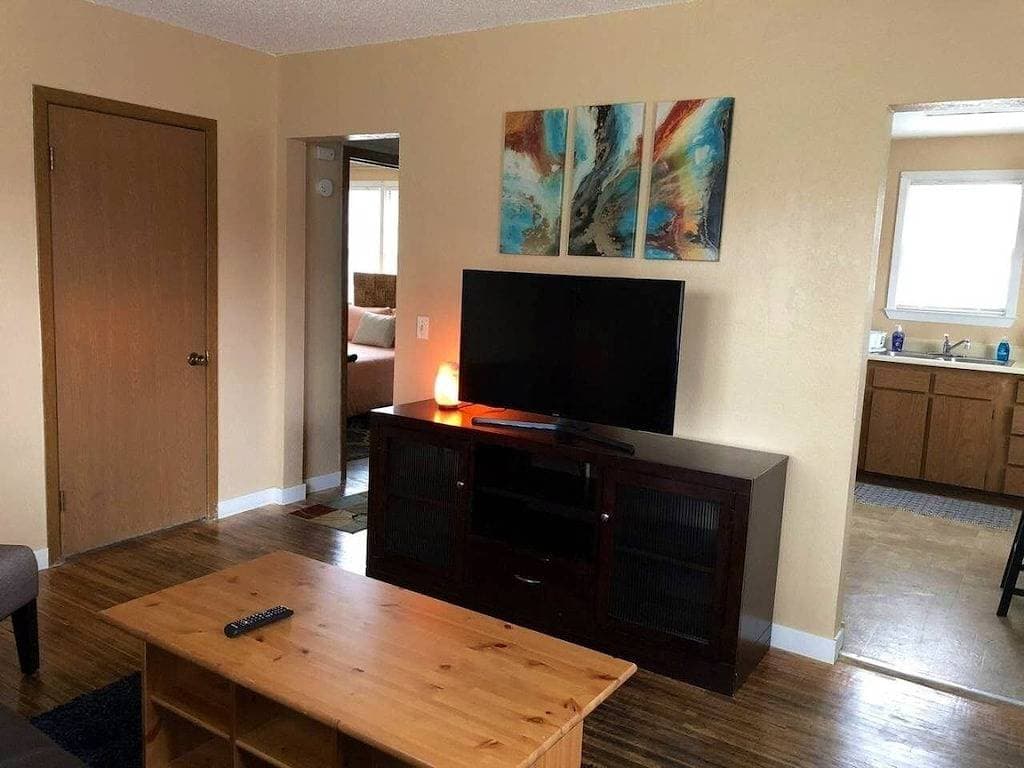 Foto 5 von 13: Angenehmes Finch Arboretum Duplex mit einem Schlafzimmer