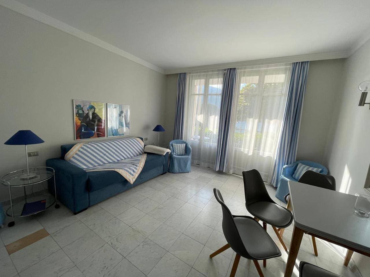 Foto 12 von 20: Apartment with Lake View