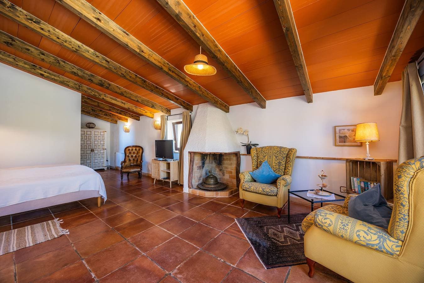 Foto 3 von 24: Ferienwohnung "Junior Suite Adults Only Mallorca" mit Bergblick, Gemeinschaftspool & Wi-Fi
