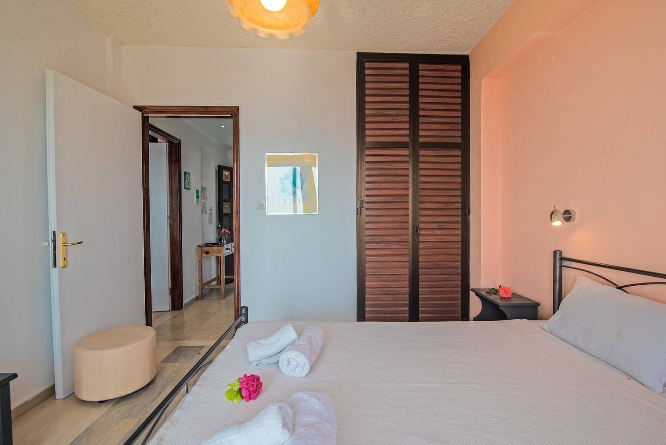 Foto 12 von 23: Apartment 'Andromaches' mit Meerblick & Gemeinschaftspool