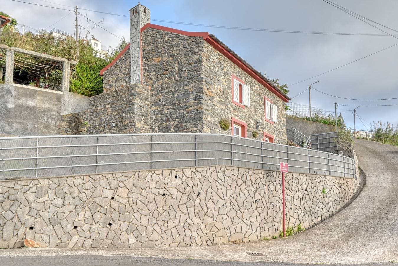 Foto 3 von 30: Ocean View Cottage, a Home in Madeira