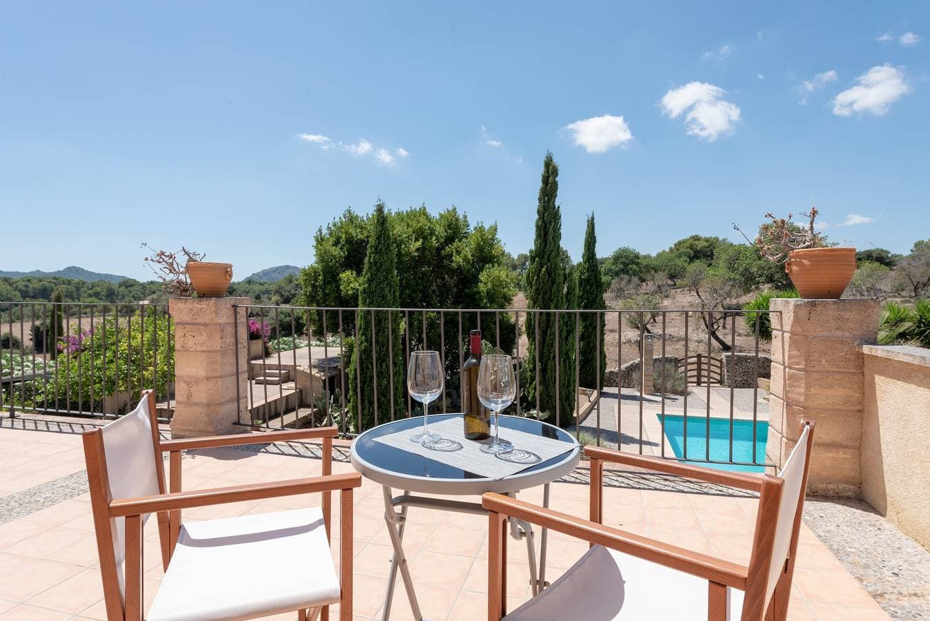 Foto 4 von 25: Ferienhaus "Ses Eres" im Nordosten von Mallorca mit Bergblick und Pool