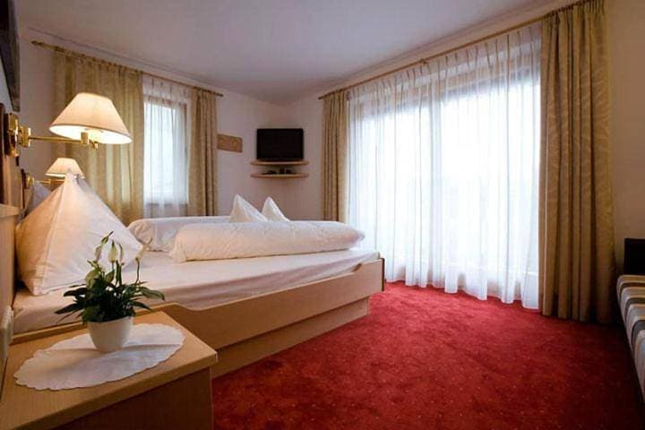 Foto 11 von 28: Double Room with Balcony