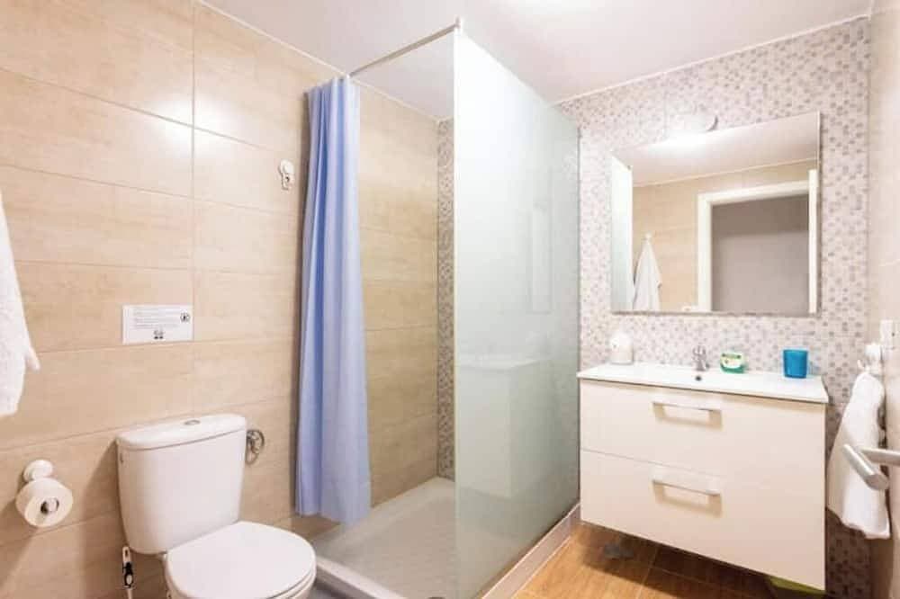 Foto 7 von 30: Cozy duplex apartment steps from the sea. Large terrace