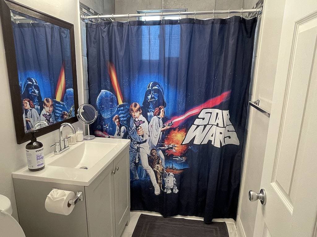 Foto 3 von 45: Star Wars 2Br Sacramento - Near Midtown - Laundry