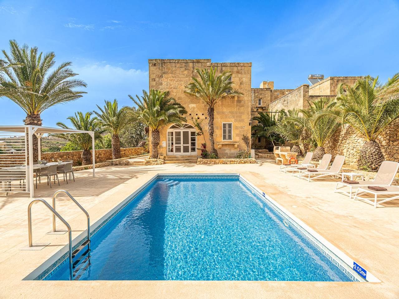 Villa 1