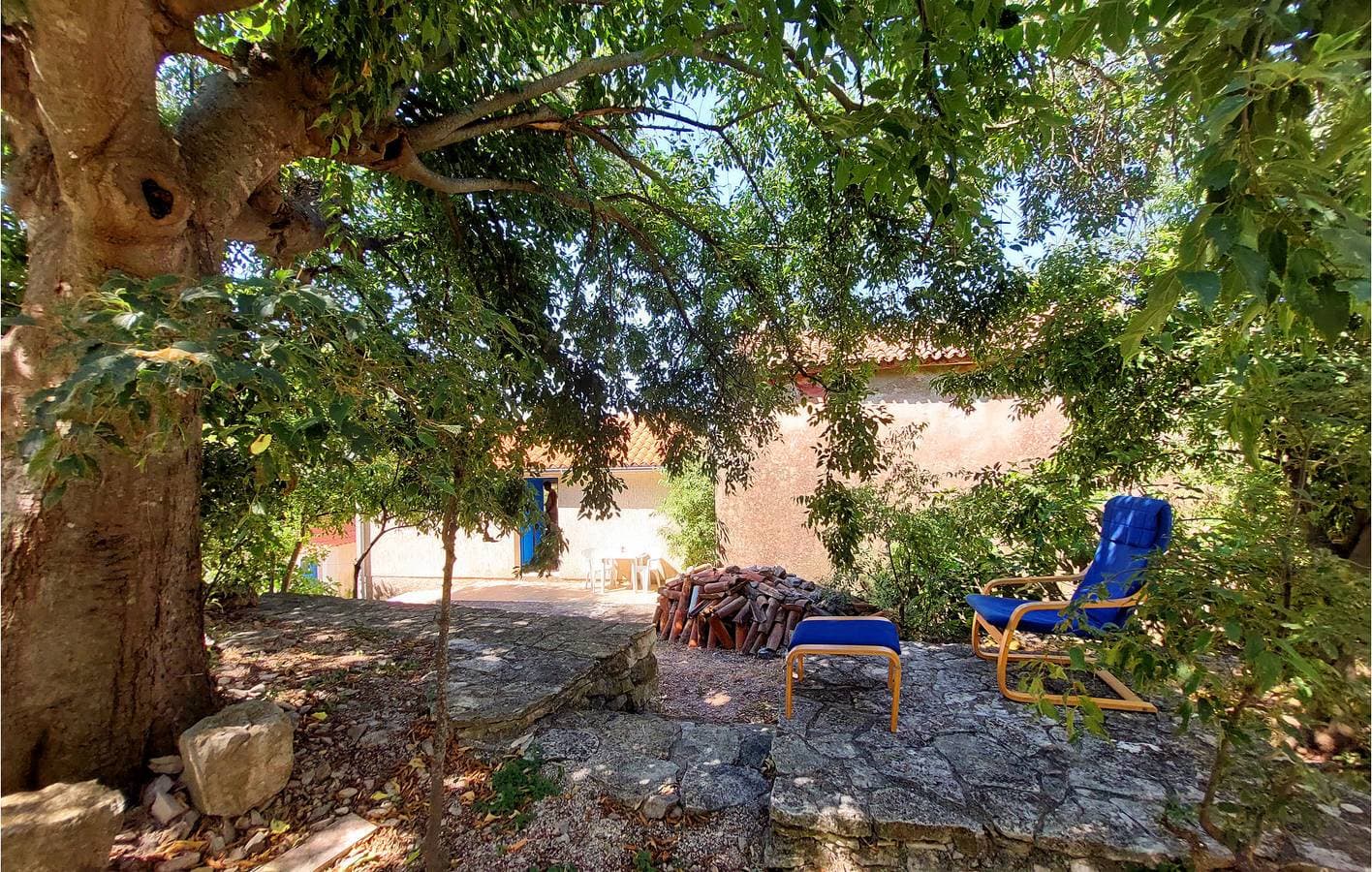 Foto 10 von 21: Gemütliche Ferienwohnung mit Terrasse, Parkplatz, 2 km vom Strand entfernt