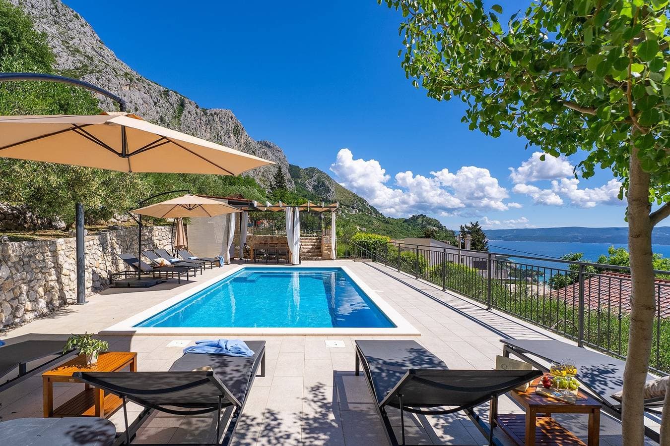 Foto 2 von 55: Villa B2B with heated pool and panoramic sea views