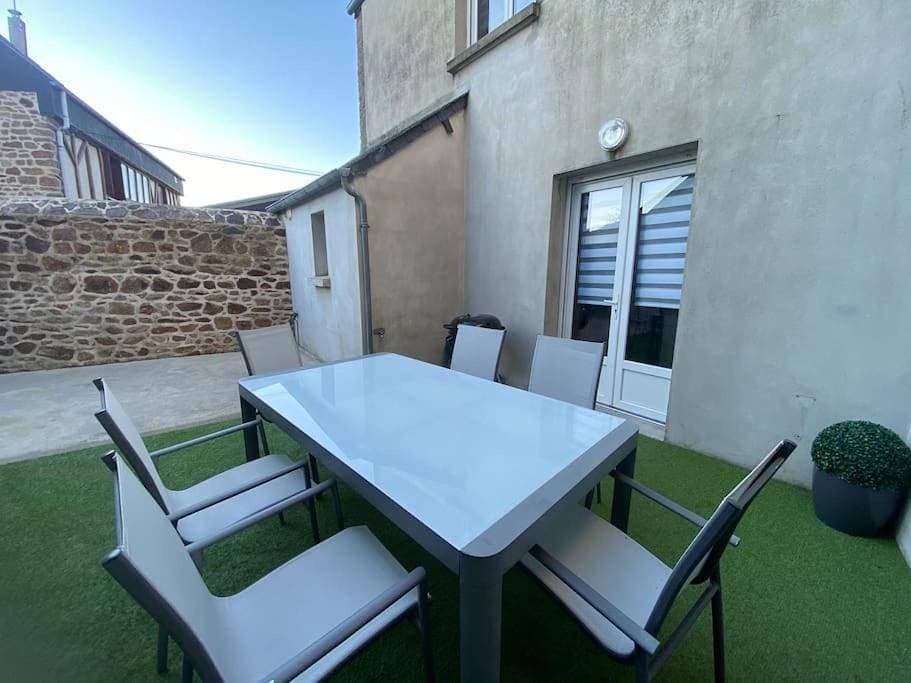Foto 6 von 32: Three-Bedroom House