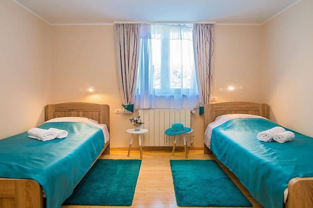 Foto 3 von 26: Große Villa mit privatem Pool, ideal gelegen, nur 15 Minuten vom malerischen Ferienort Rovinj entfernt!