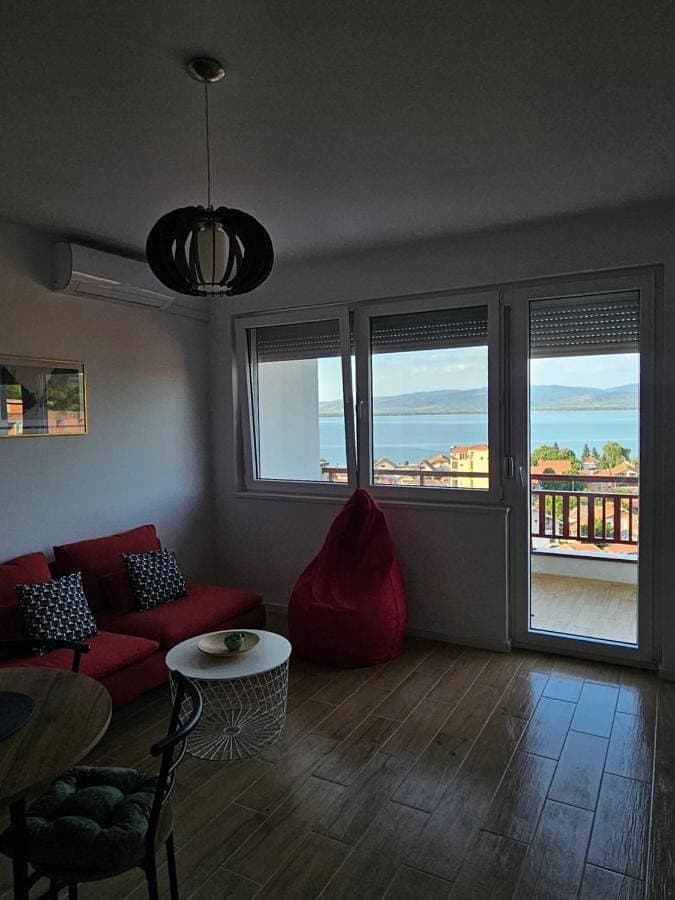 Foto 3 von 19: Two-Bedroom Apartment with Balcony and Terrace