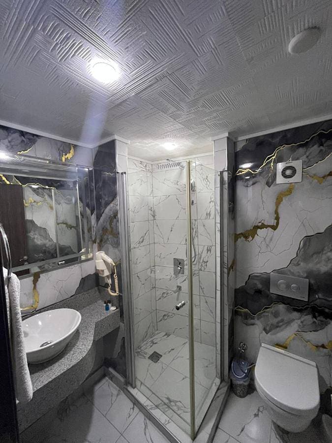 Foto 4 von 28: Deluxe Suite with Spa Bath