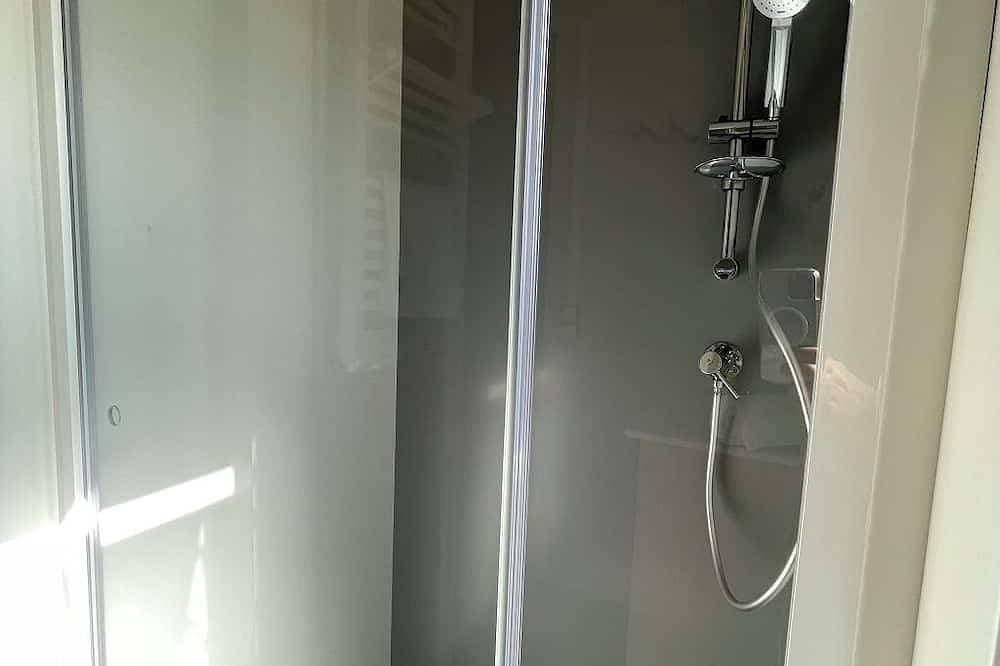 Foto 3 von 9: Appart'hôtel 2 bedrooms/2 bathrooms/kitchen Living room/terrace 2 steps from Bellême and the golf course