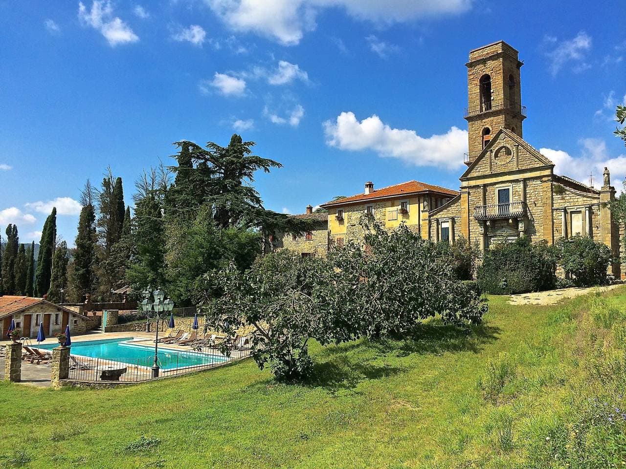 Elegante Villa mit Tal 1