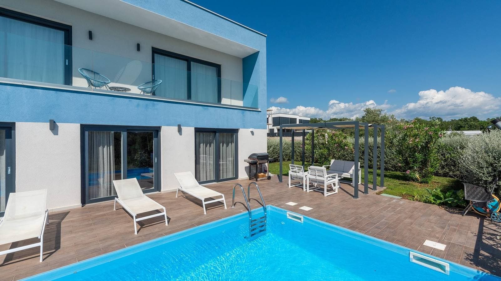 Foto 5 von 40: Charmante Villa Chic mit Swimmingpool
