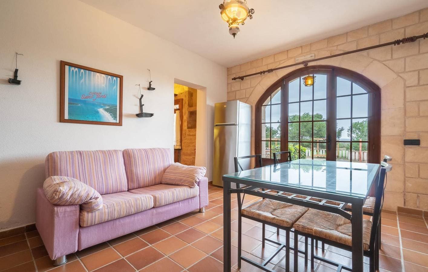 Foto 12 von 32: Gemütliche Wohnung am Strand mit Pool und AC, 2,5 km von Playa Es Pregons
