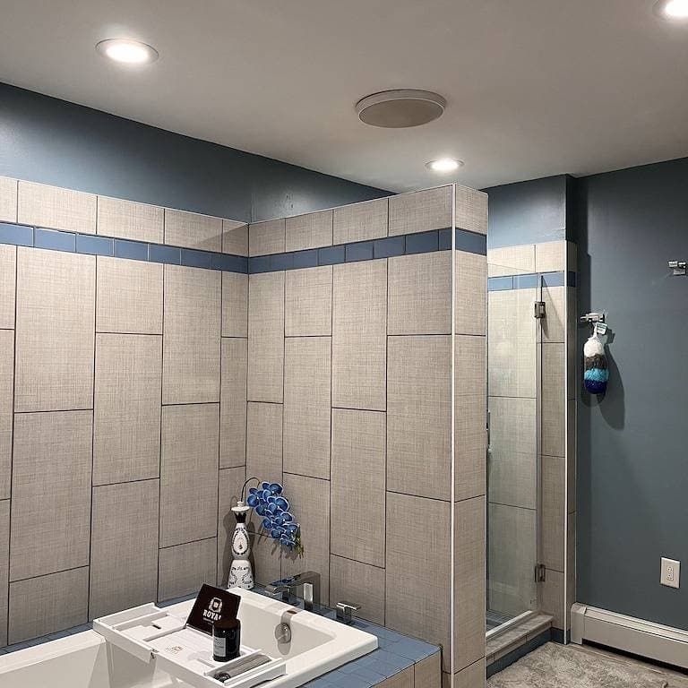 Foto 5 von 44: Stylish, entire 3-bedroom, 1.5 bath, single house.