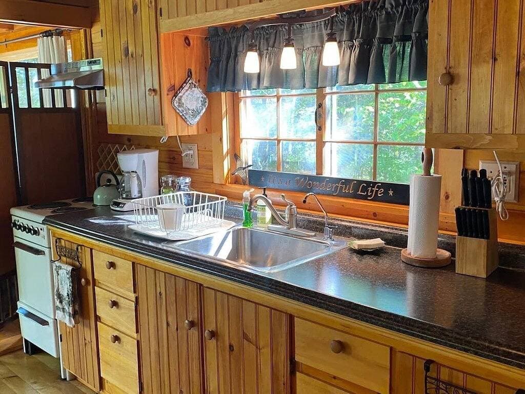 Foto 4 von 21: Heartland Camp on Quimby Pond