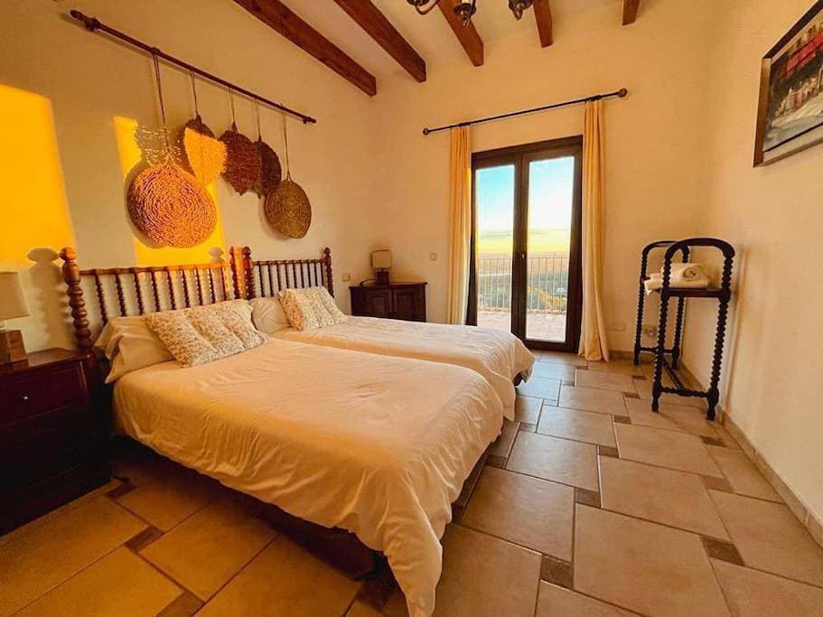 Foto 5 von 42: Villa with Private Pool