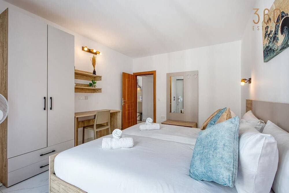Foto 3 von 22: Beautiful seafront 1Br home w/comfy bed, AC & WIFI