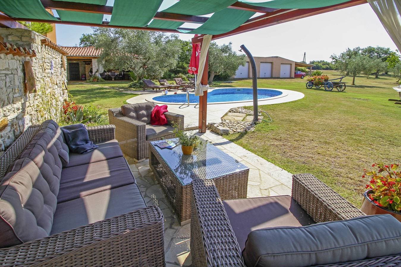 Foto 7 von 28: Ferienhaus Šalvela * 11000 m2 Grundstück, Garten, privater Pool, WLAN