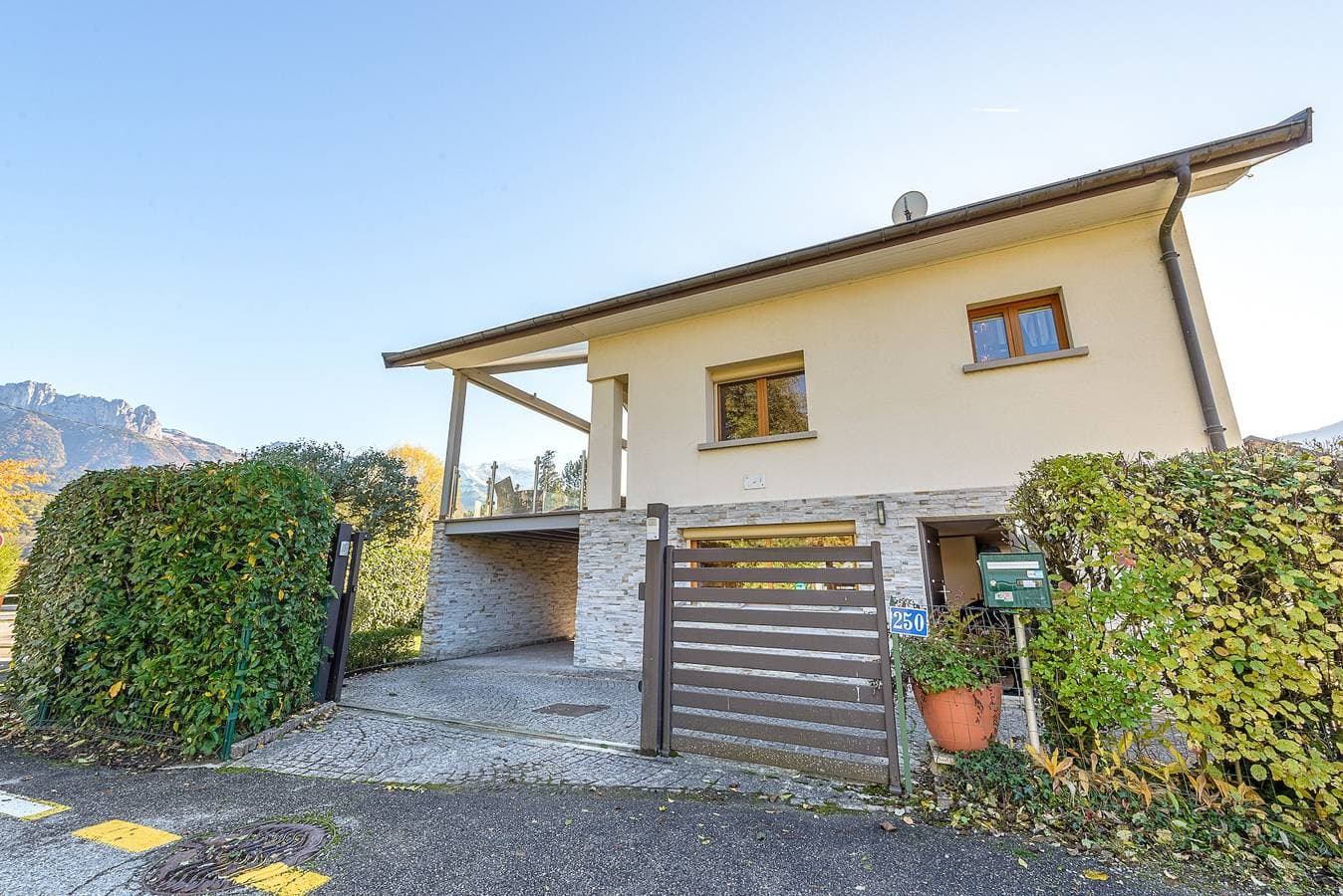 Foto 7 von 36: Ferienhaus für 9 Personen mit Terrasse