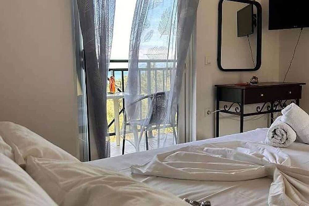 Foto 2 von 28: Dellis Studios Corfu - Sea Views near the Beach