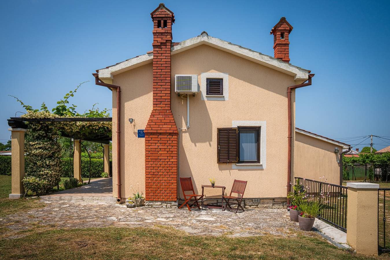 Foto 10 von 32: Ferienhaus Lijana * ruhige Lage, 3500 m2 eingezäunter Garten, WLAN