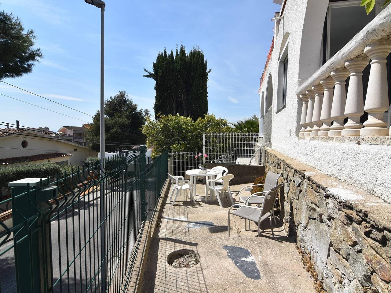 Foto 4 von 30: Charmante Maison à Roses: Près Plage et Centre, Terrasse, Parking, Comodités