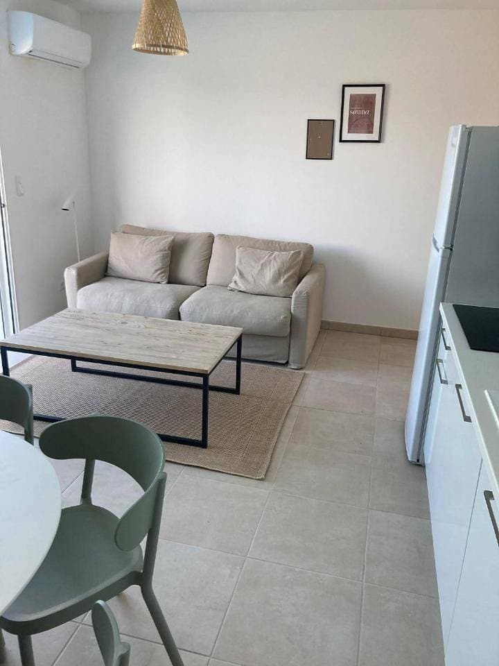 Foto 11 von 19: Two-Bedroom Apartment with Sea View