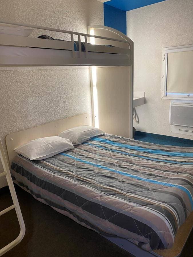 Foto 3 von 6: Double Room with Shared Bathroom
