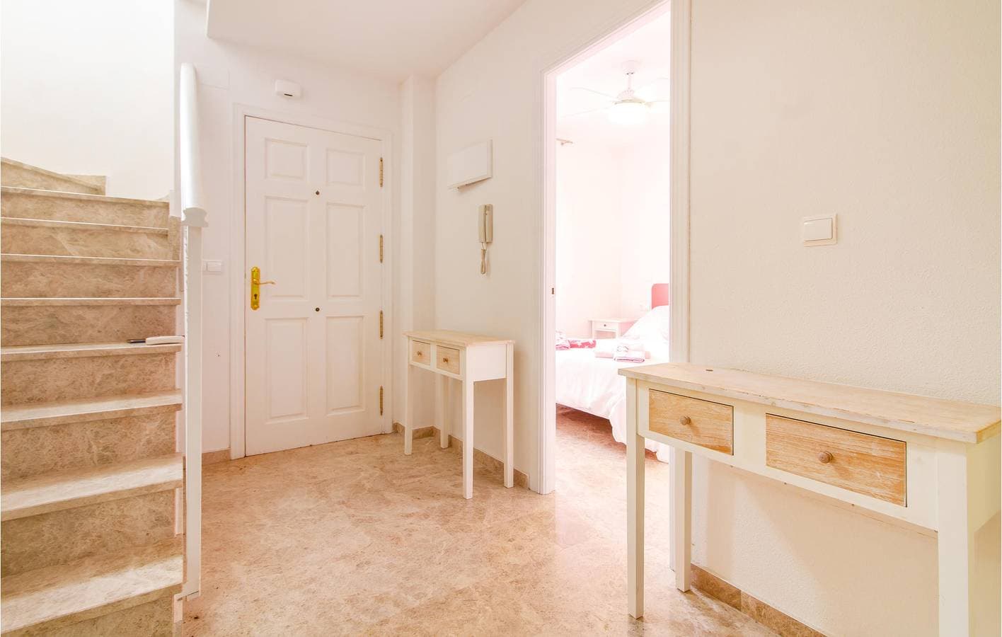Foto 10 von 22: Geräumiges Apartment mit WiFi, Parkplatz und Terrasse