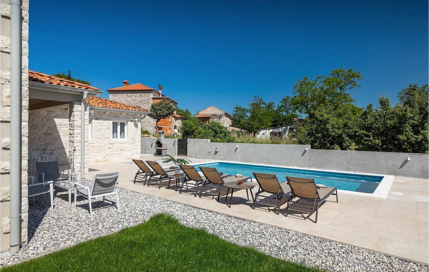 Foto 13 von 51: Gemütliche 2-Zimmer-Wohnung mit Pool, WLAN und Parkplatz in der Nähe des Restaurants Fiorini