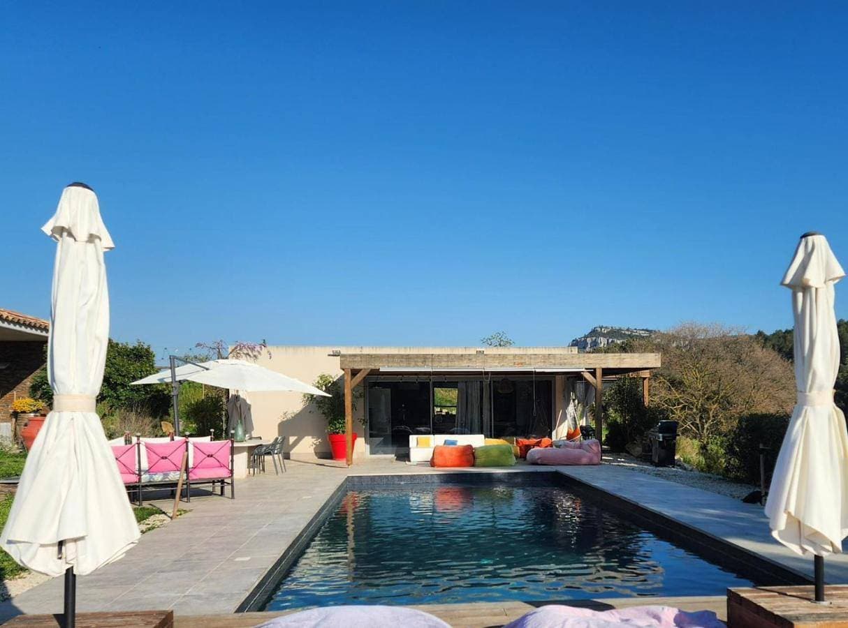 Foto 3 von 17: Piscine chauffée dans les vignes