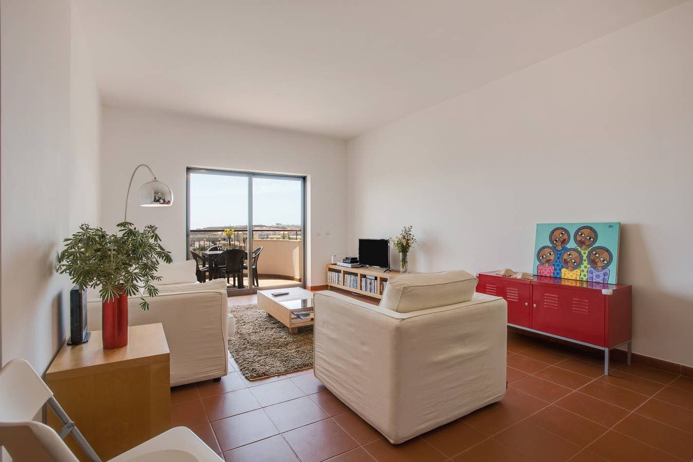 Foto 8 von 27: Meia Praia Beach Apartment mit Meerblick, Pool, WLAN, Balkon und Garten