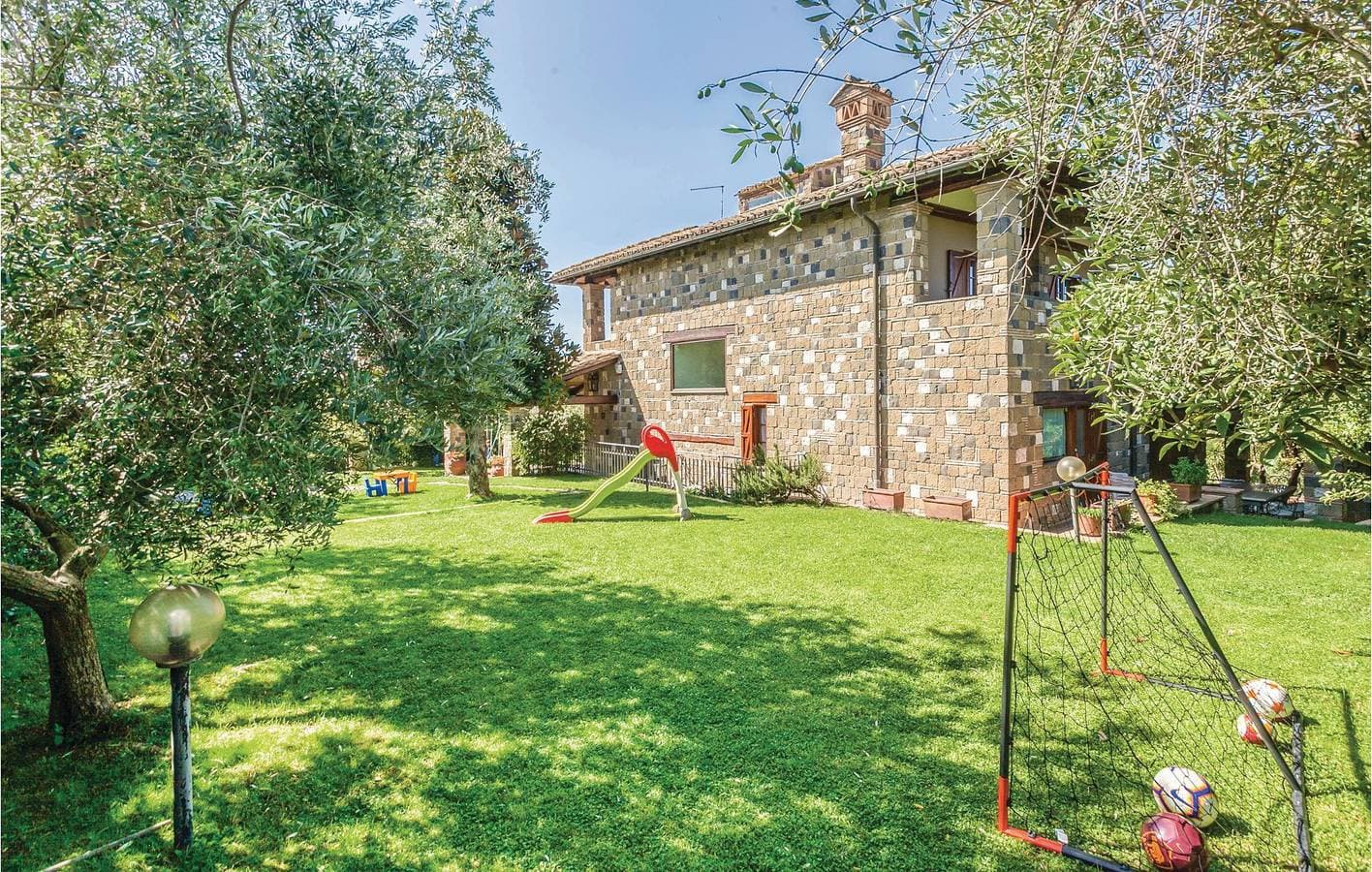 Foto 12 von 30: Gemütliche Ferienwohnung mit Pool und WLAN in der Nähe von Anguillara Sabazia