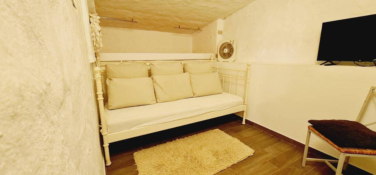 Foto 12 von 16: Two-Bedroom Apartment