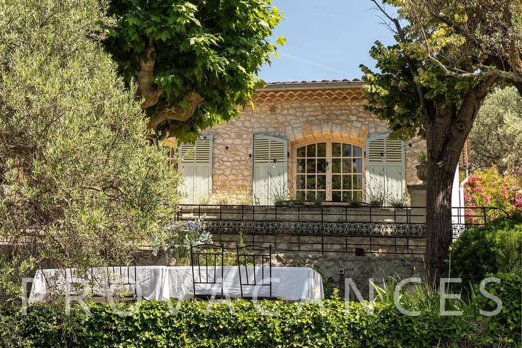 Foto 12 von 58: Wunderschöne authentische Villa mit Olivenhain und Pool in der Provence
