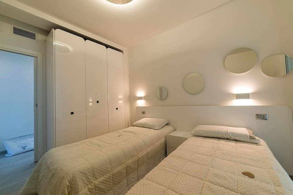 Foto 5 von 30: Residence Fontana di Trevi - neu, modern, Pool
