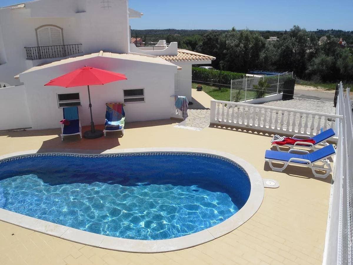 Foto 2 von 23: Villa with Private Pool