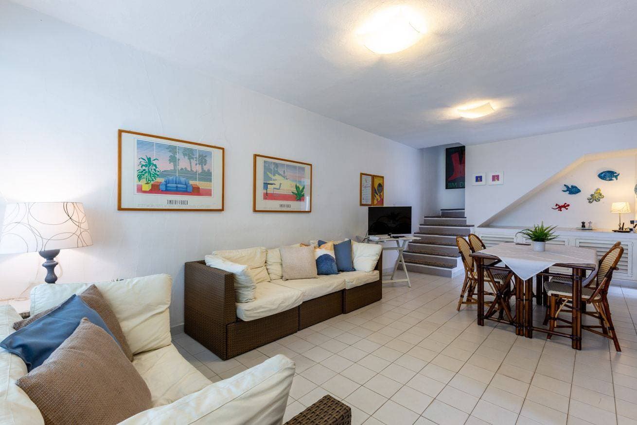 Foto 7 von 42: Ferienwohnung für 8 Personen mit Balkon/Terrasse