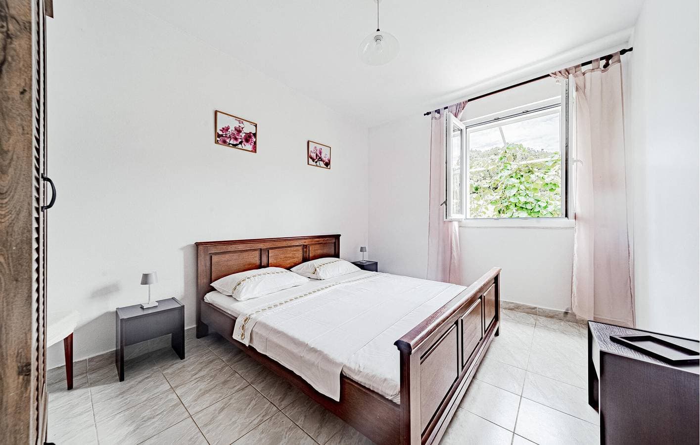 Foto 13 von 25: Gemütliche 2-Zimmer-Wohnung mit Terrasse und Küche, 2 km vom Strand Pavija Luka entfernt